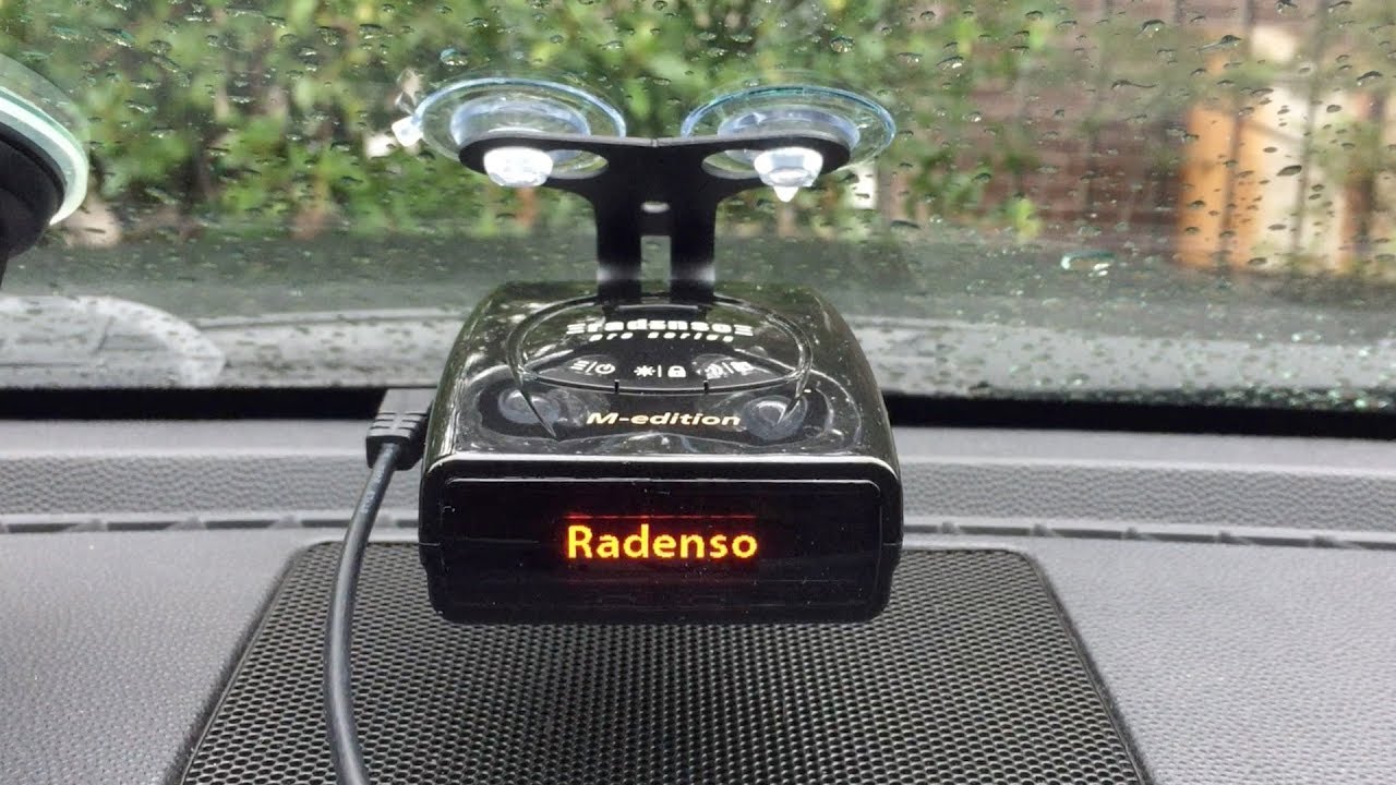 radenso pro m mounted on the windshield