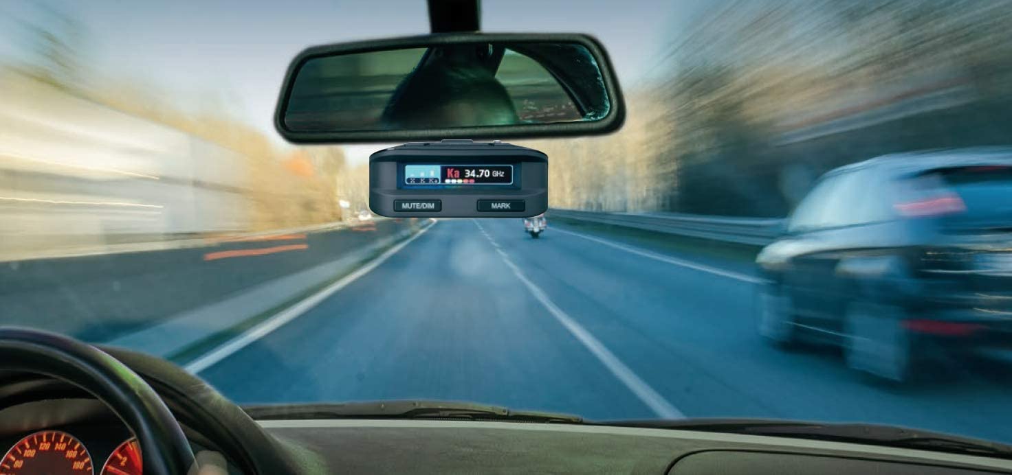 Uniden DFR9 on the windshield