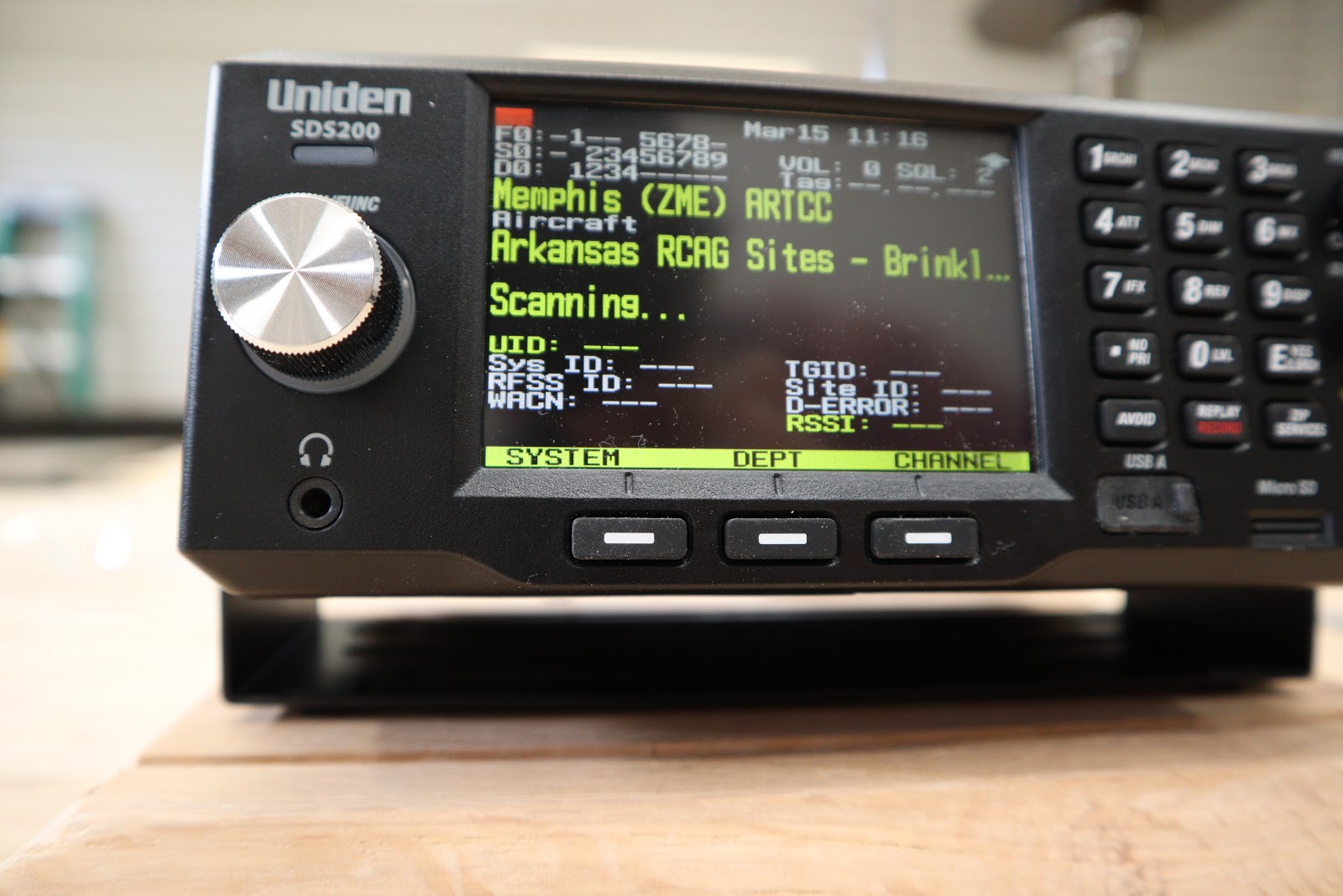 Uniden SDS200 police scanner in use